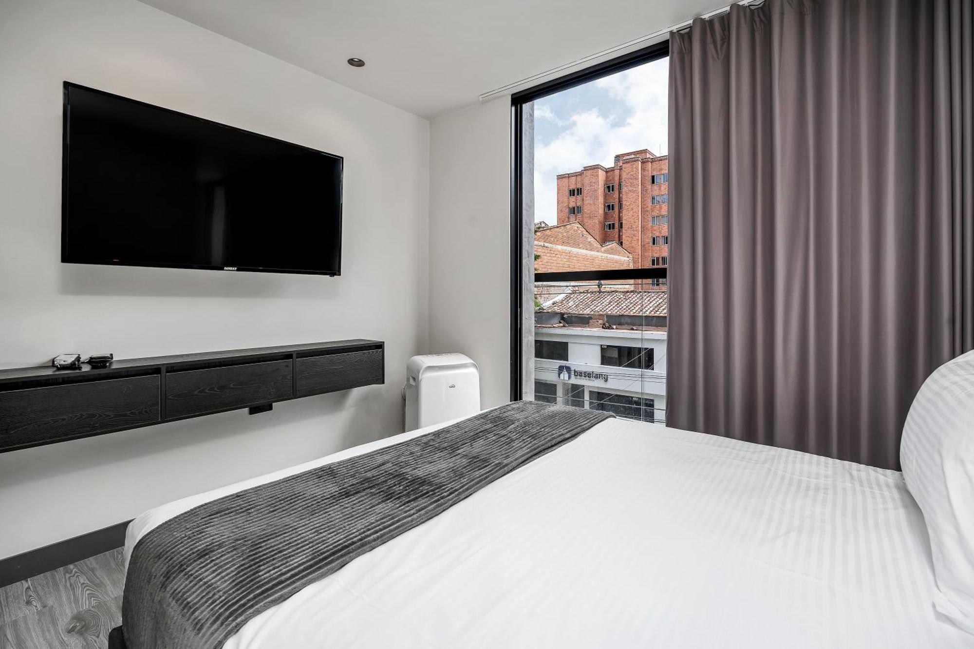 Apartamentos Housy Laureles Медельин Экстерьер фото